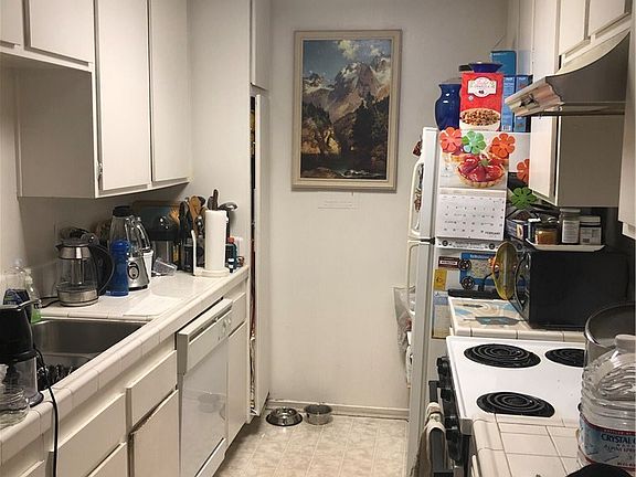 5th image of 5460 White Oak Ave Unit D314