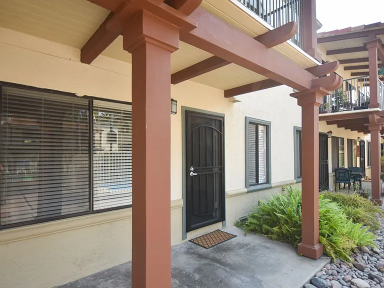 Villas de Laura Apts — Photo 4