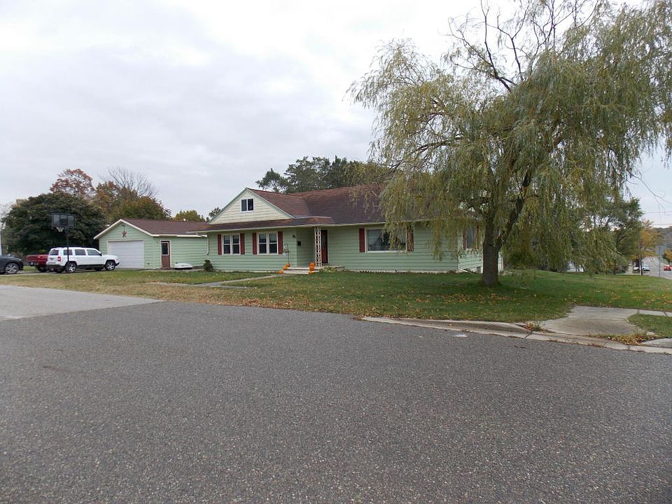 1st image of 802 E Danaher St