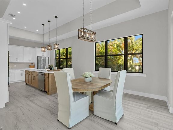 5th image of 107 W Hilo ST