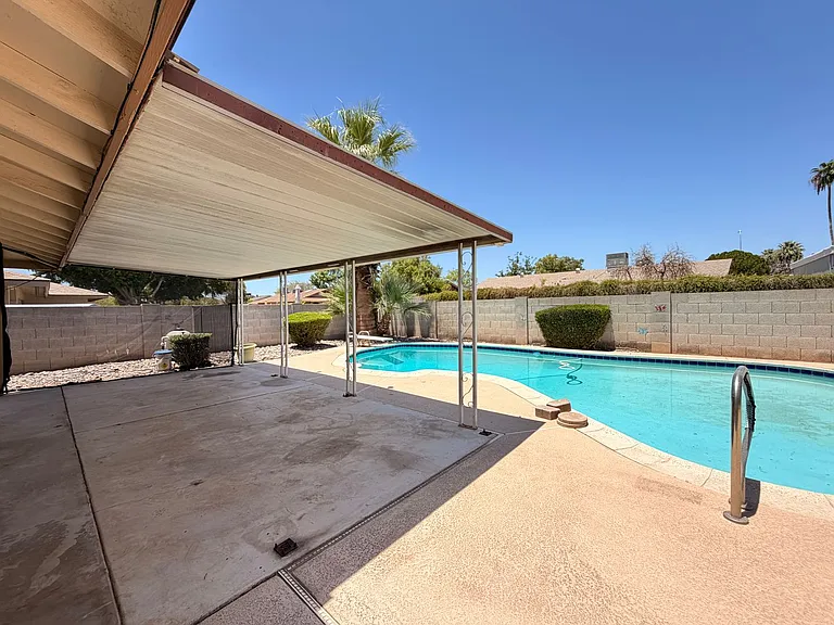 718 E Manhatton Dr — Photo 21