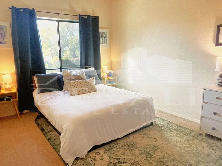 1017 E Maryland Ave #218 — Photo 13
