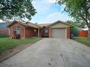 4205 SW Hickory Pl, Lawton, OK 73505