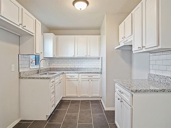 2nd image of 4305 SE 16th St