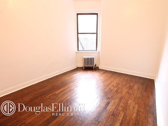 5th image of 4545 48th St APT 5C