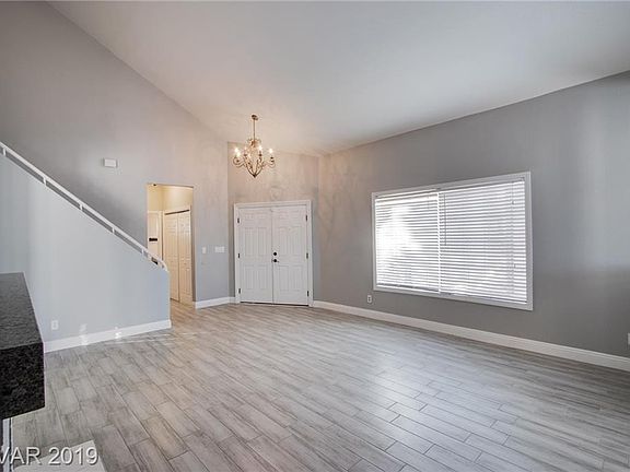 4th image of 416 Beethoven St