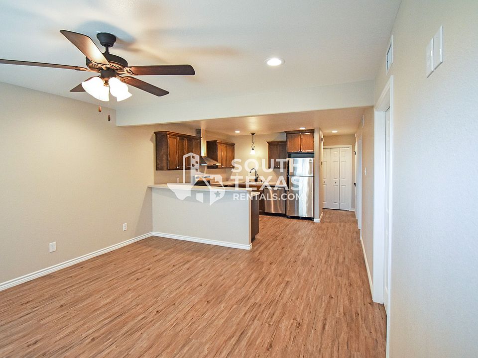 1st image of 906 Simpson Rd APT A