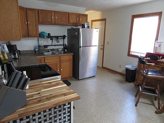 2nd image of 174 Saratoga Ave