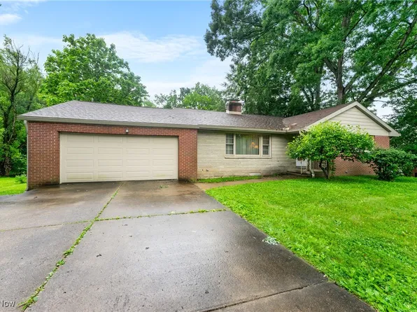 1729 McCollum Rd, Youngstown, OH 44509