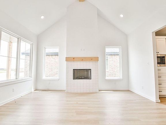 2nd image of 1905 Cottonwood Ave