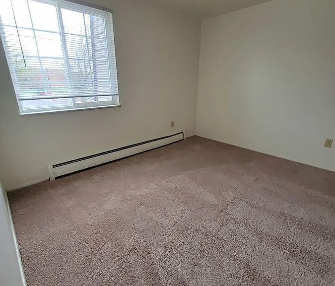 1448 W River Rd #E — Photo 6