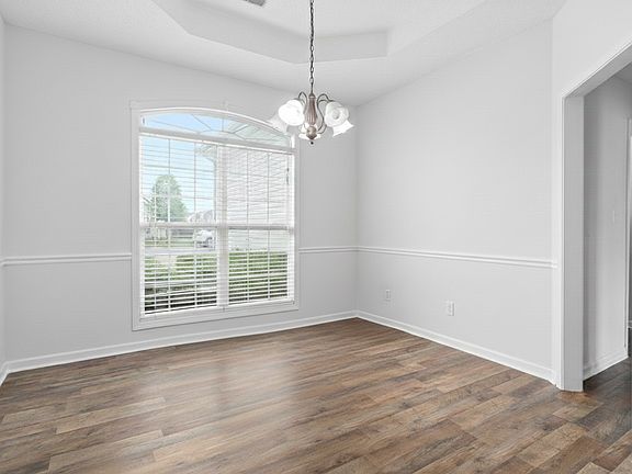 4th image of 766 Samantha Ln