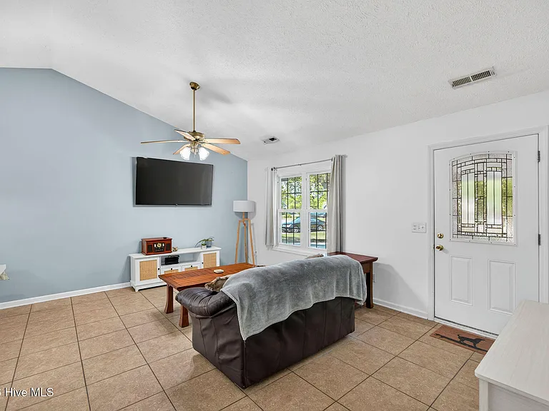 315 Tangle Oaks Ct SE — Photo 9