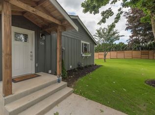 736 E Pole Rd, Lynden, WA 98264