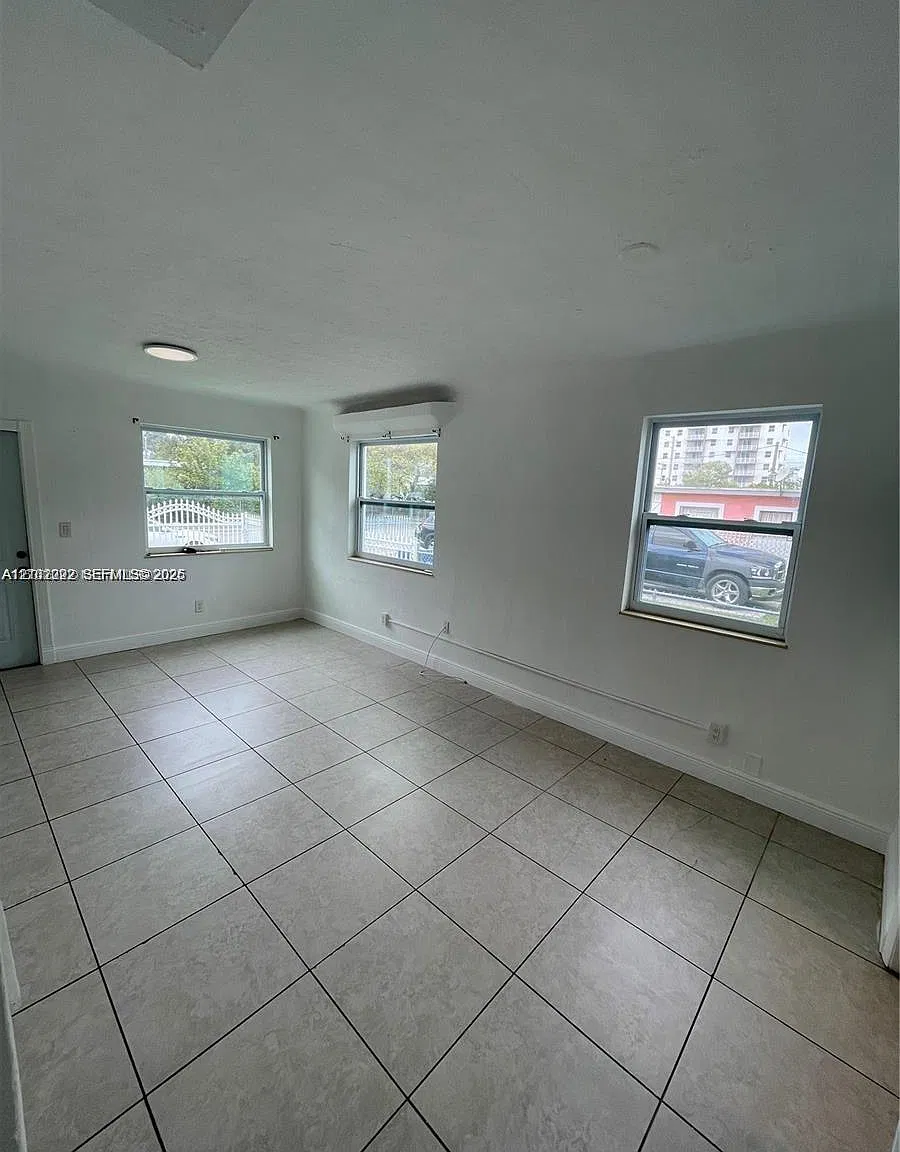 7th Avenue Highlands — Photo 4