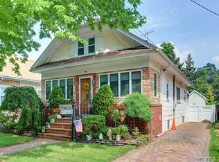 80 Bedford Ave, Merrick, NY 11566
