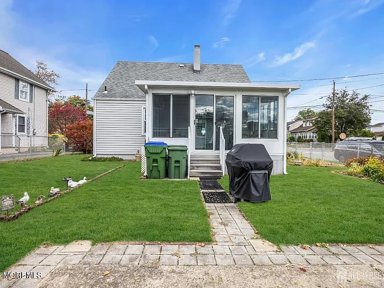 143 Safran Ave — Photo 1