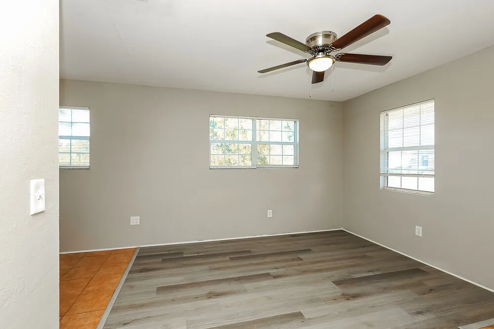 2 bed, 1.0 bath, 736 sqft, $1,175 — Photo 4