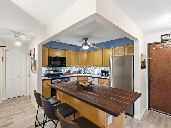 999 41st Ave NE APT 210, Columbia Heights, MN 55421