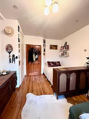 Rented by Apple Exclusive Realty Inc | media 9