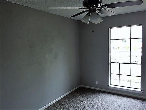 5th image of 415 Cherry Dr