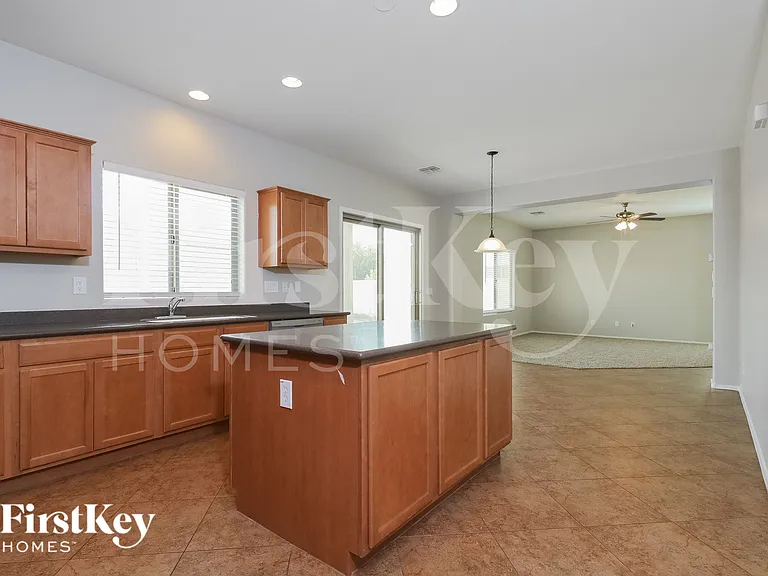 19395 W Madison St — Photo 6
