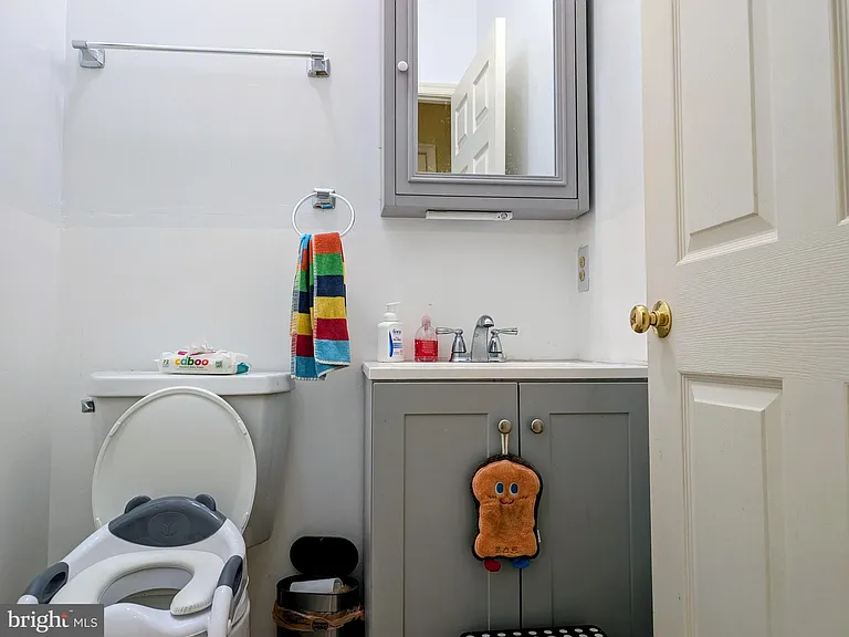 72 Harvard Cir — Photo 13