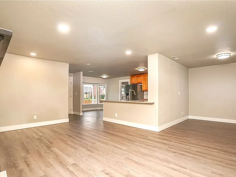 922 5th Ave SW #A — Photo 5