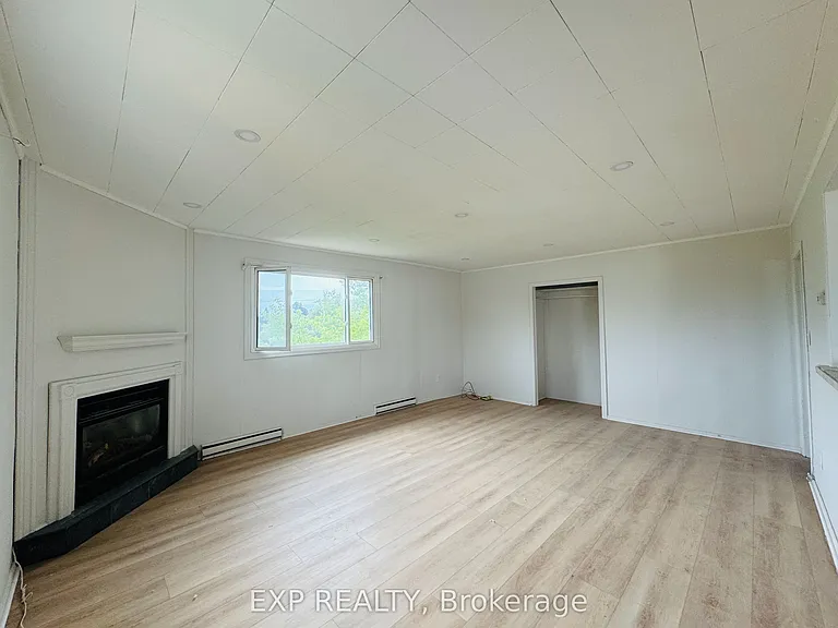 112 Baseline Rd E #B — Photo 2
