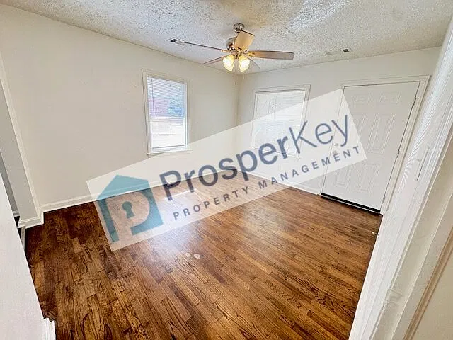 1480 Brewer Ave — Photo 3