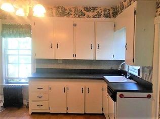 37 Monroe St, Rockland, MA 02370