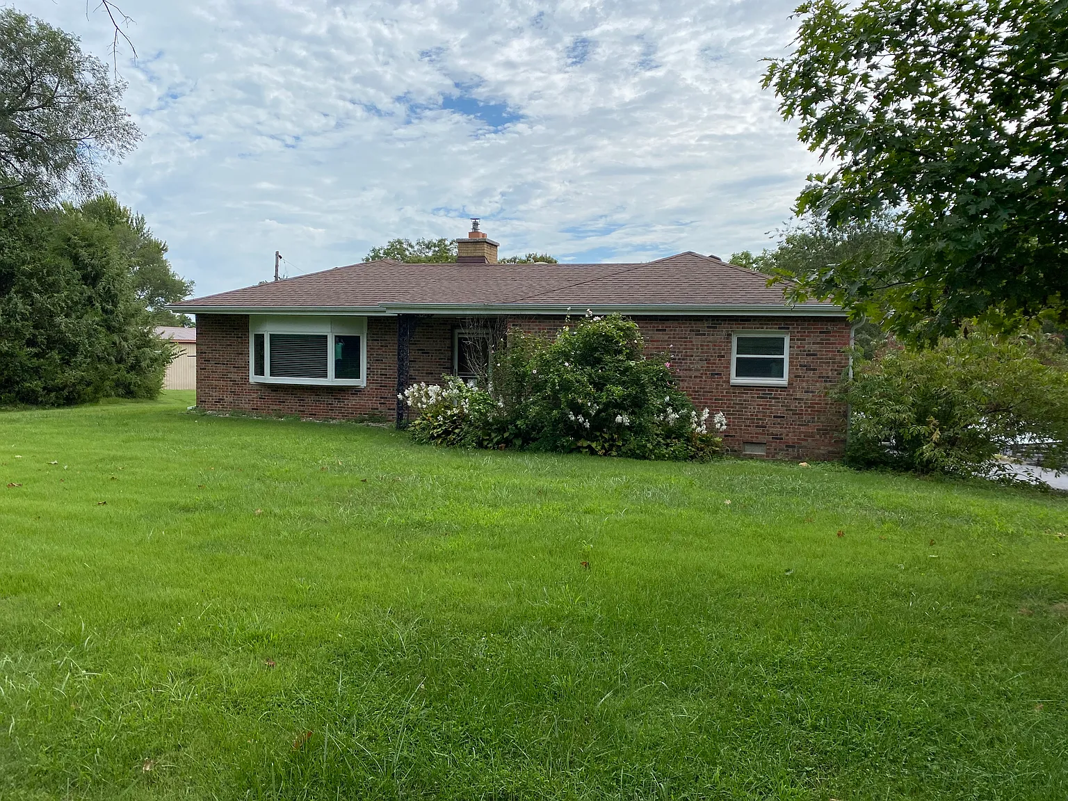 3 bed, 1.5 bath, 1300 sqft, $1,575 — Photo 1
