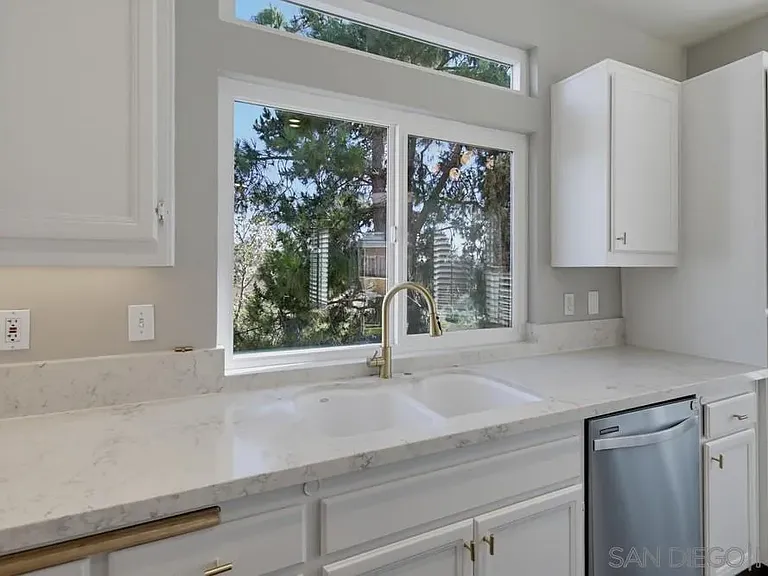 7130 Calabria Ct #E — Photo 24