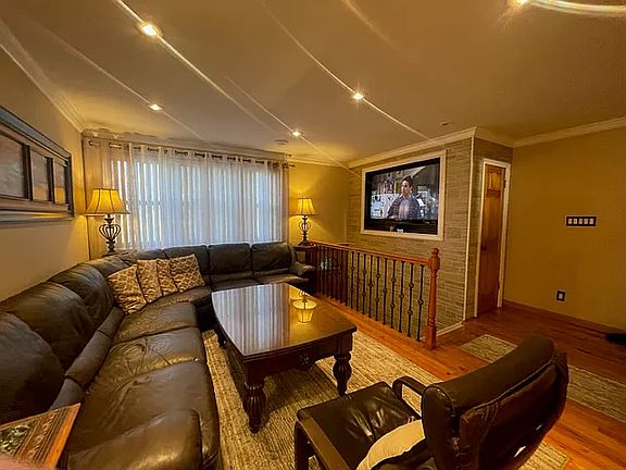 5th image of 2344 White Oak Ct #1