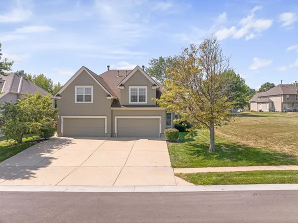 13862 S Hagan St, Olathe, KS 66062