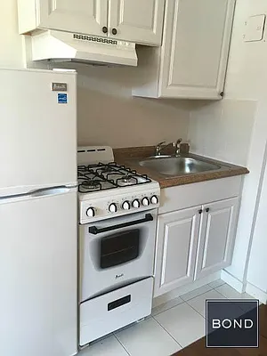 Rented by Bond New York | media 5