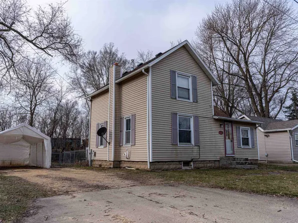 206 W Pacific St, Davis Junction, IL 61020