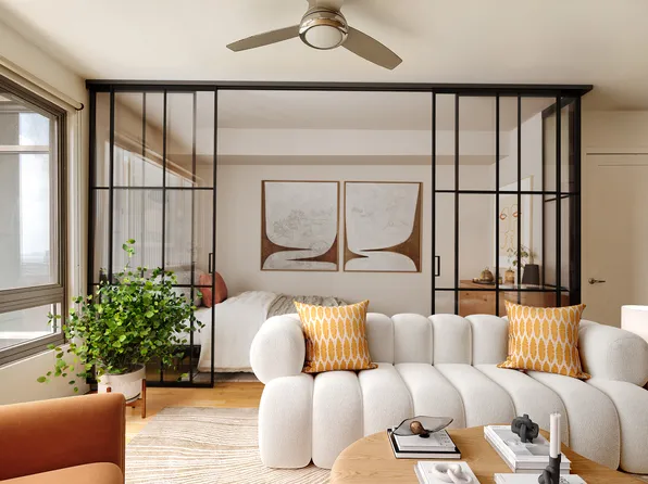 500 4th Avenue image 2 of 12