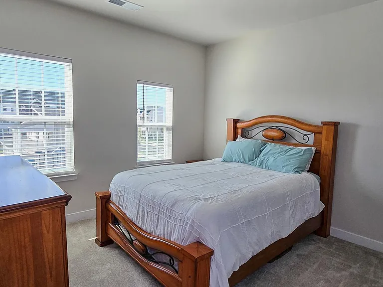 5426 Greenpoint Ln — Photo 47