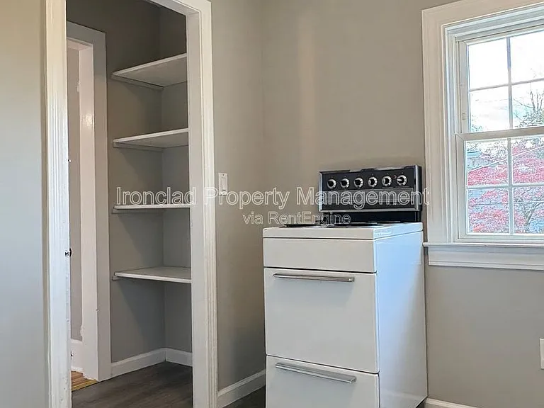 548 Main St #2 — Photo 16