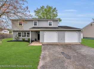 142 Revolutionary Dr, Little Egg Harbor, NJ 08087