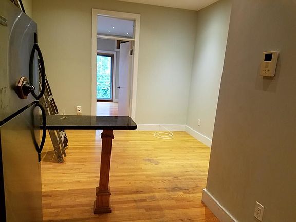 3rd image of 215 Maujer St #3C