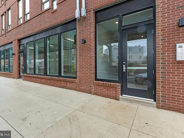 2214 N Front St #202 — Photo 24