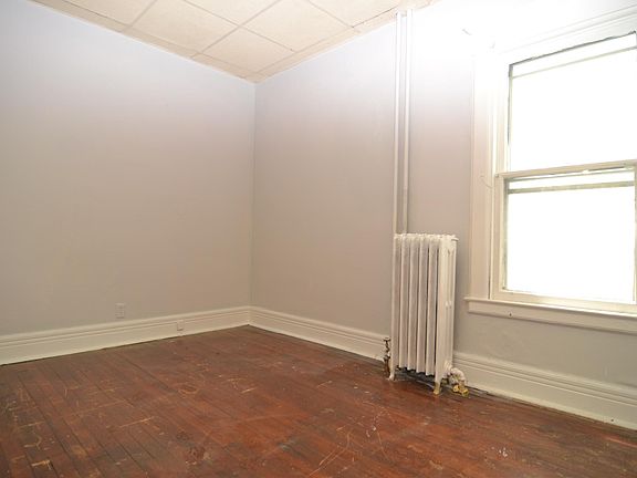 4th image of 430 2nd Ave #1