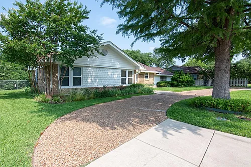 4240 Westmont Ct Photo 1