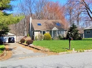 153 Big Piece Rd, Fairfield, NJ 07004