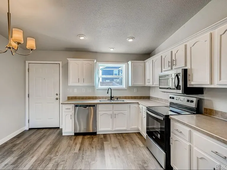 2503 Carriage Dr — Photo 6