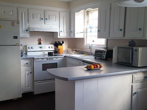 Bright, Airy Kitchen