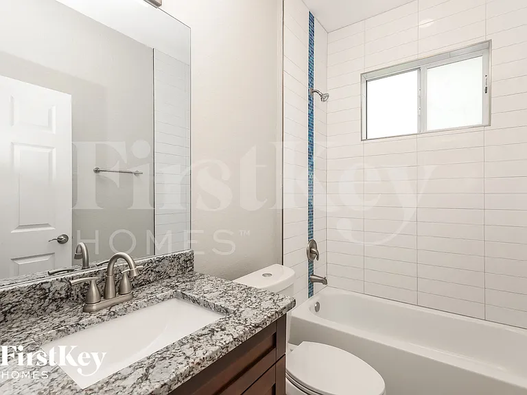 2018 Xelda Ave N — Photo 13