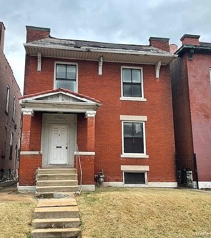 1st image of 4558 Adelaide Ave
